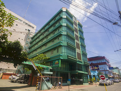 นิว ดอว์น เพนชั่นเน เฮ้าส์ Hotel คากายันเดโอโร ภายนอก รูปภาพ