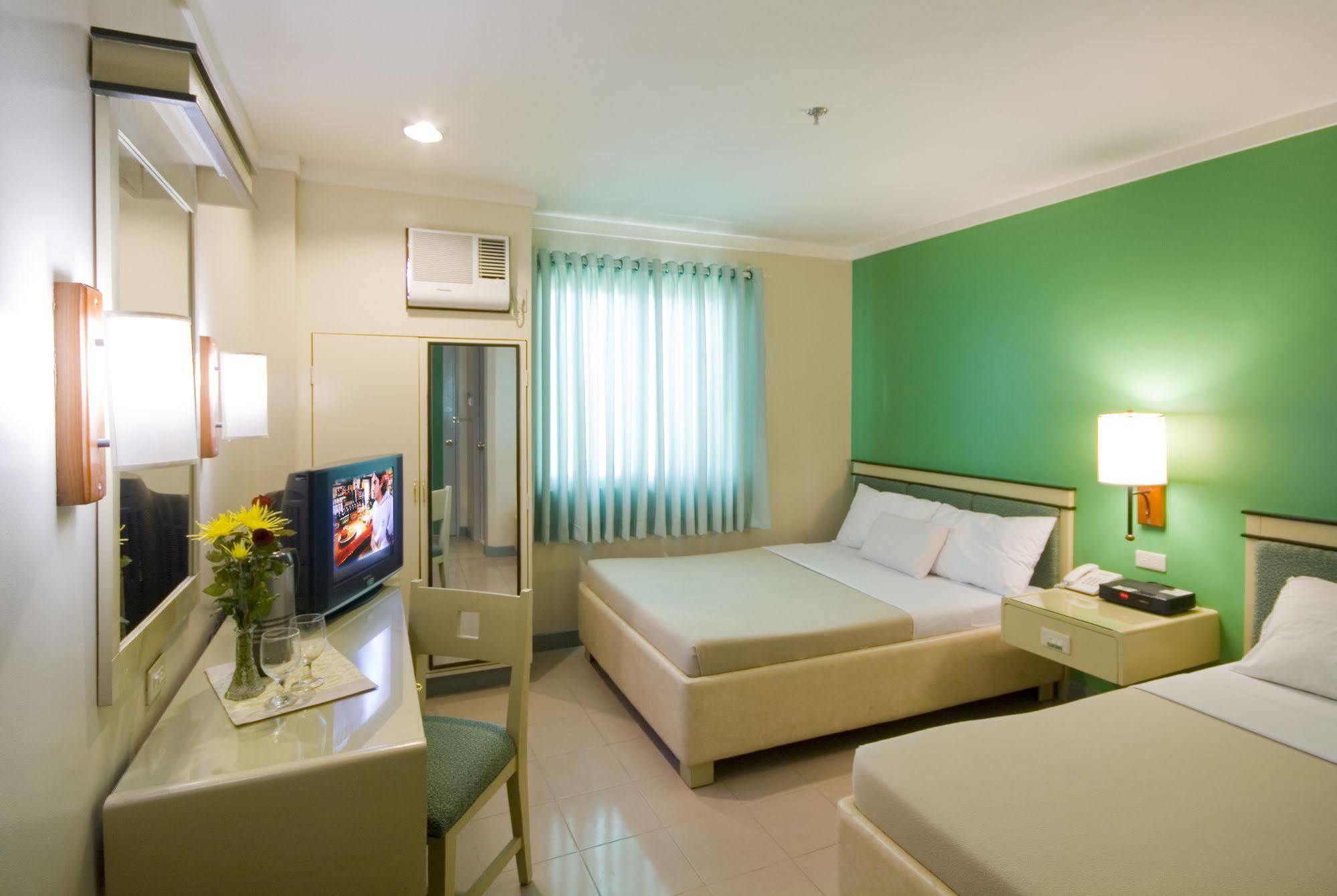 นิว ดอว์น เพนชั่นเน เฮ้าส์ Hotel คากายันเดโอโร ภายนอก รูปภาพ