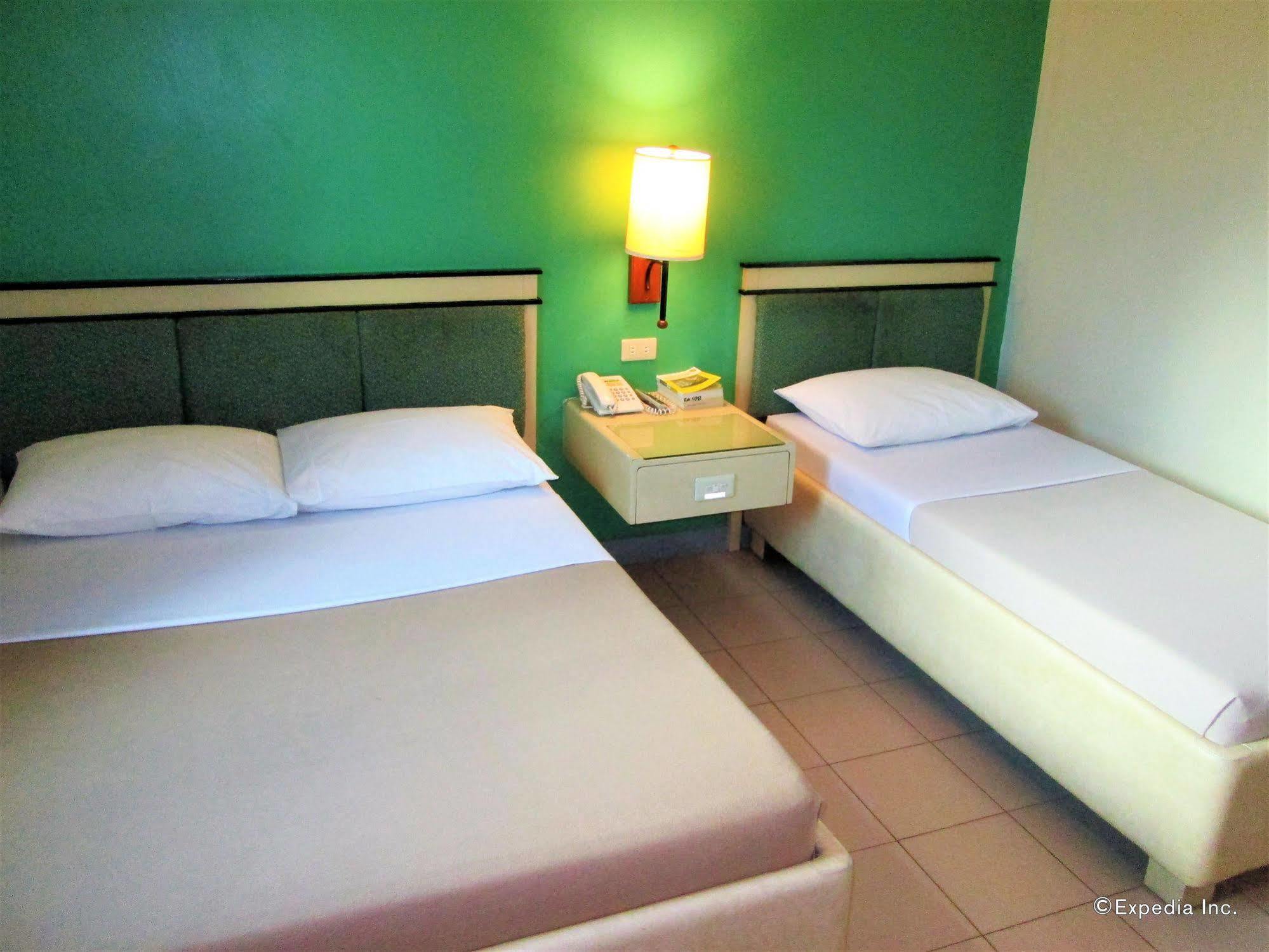 นิว ดอว์น เพนชั่นเน เฮ้าส์ Hotel คากายันเดโอโร ภายนอก รูปภาพ