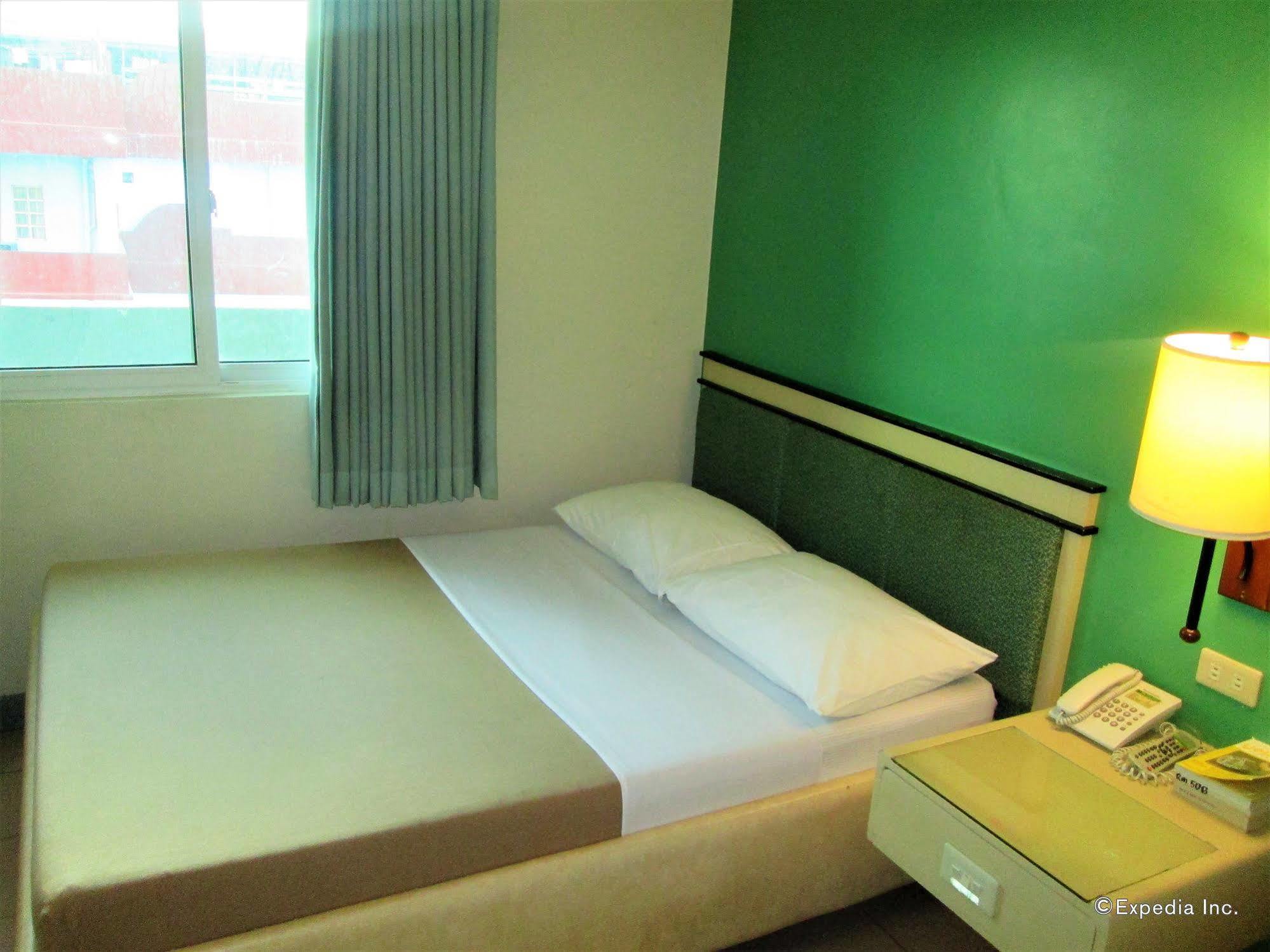 นิว ดอว์น เพนชั่นเน เฮ้าส์ Hotel คากายันเดโอโร ภายนอก รูปภาพ