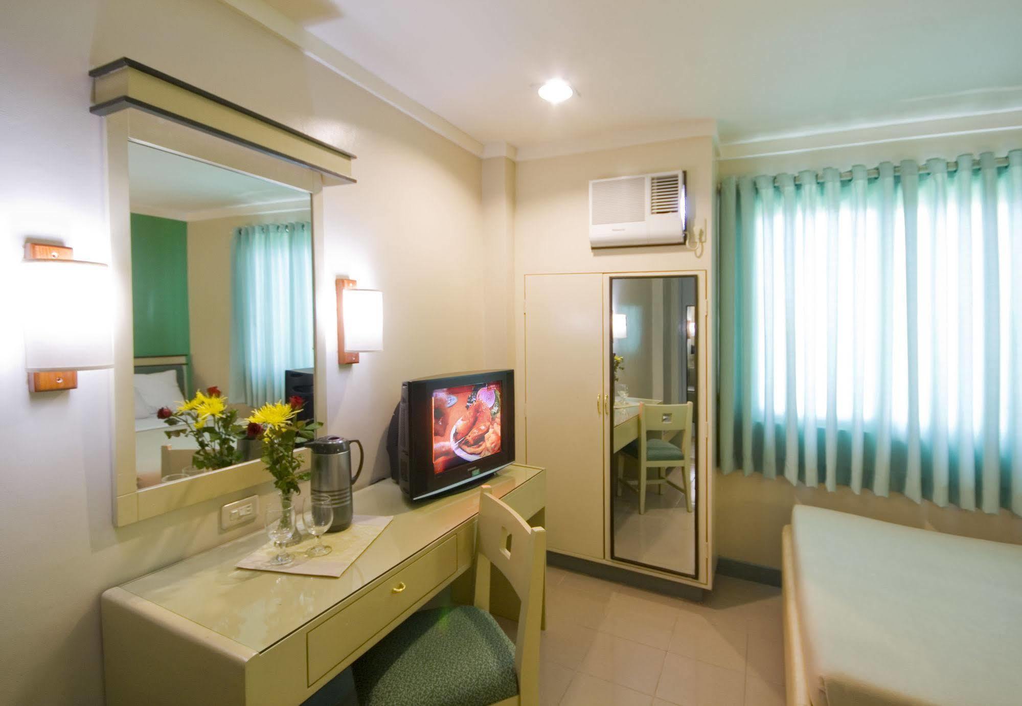 นิว ดอว์น เพนชั่นเน เฮ้าส์ Hotel คากายันเดโอโร ภายนอก รูปภาพ